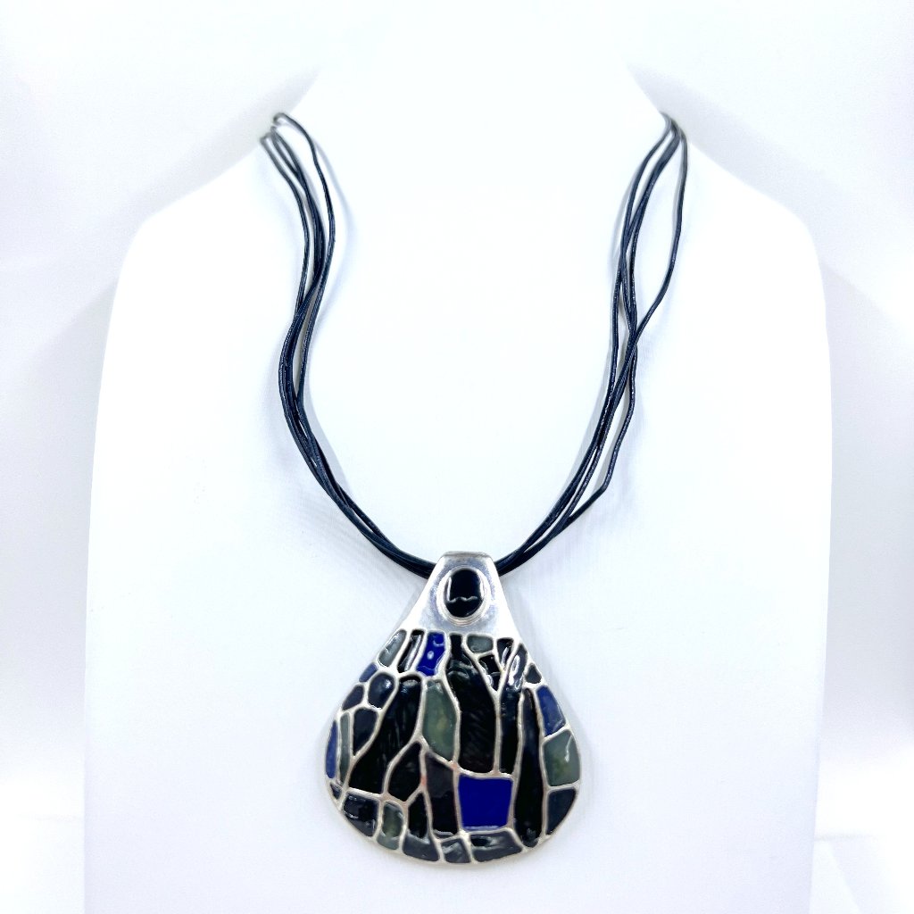 Nwt - Christopher Banks - Blue Green Black Pendant 16 Cord Necklace 16$